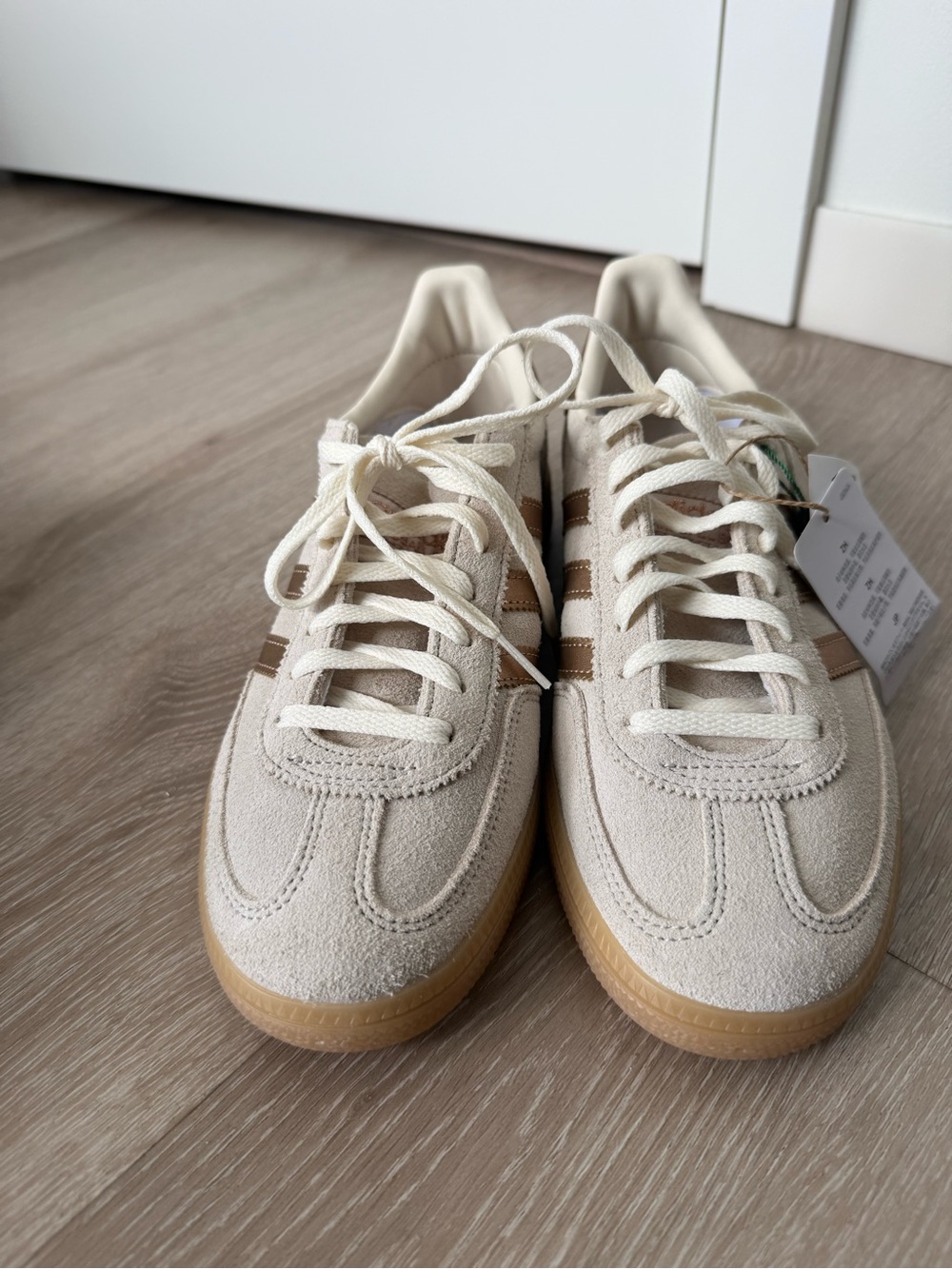 adidas Women's Suede Sneakers in Cream & Tan Metallic- handball Spezial - Picture 4 of 8